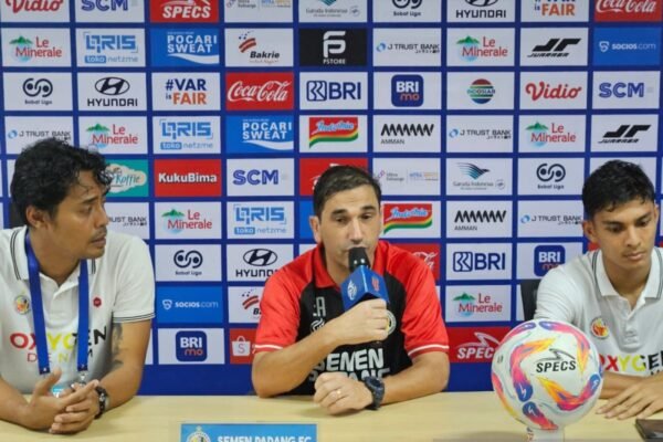 Pelatih Semen Padang Sampaikan Kepuasan Usai Raih Kemenangan di Markas Persija
