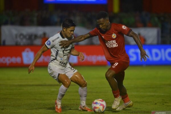 Persija Terpeleset dari Empat Besar Setelah Kalah 0-2 dari Semen Padang
