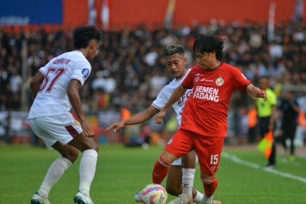 Semen Padang Masih Berjuang, Hasil Imbang 1-1 Melawan Persik