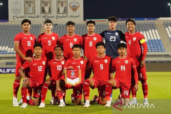 Awal Juli: Timnas U-17 Mulai Persiapan di Bali untuk Piala Dunia U-17″ 
Alternatif judul:
1. “Persiapan Timnas U-17 di Bali Jelang Piala Dunia U-17 Dimulai Awal Juli”
2. “Timnas U-17 Siap Berlatih di Bali untuk Piala Dunia U-17 Awal Juli”
3. “Awal Juli, Timnas U-17 Menggelar Persiapan di Bali untuk Piala Dunia U-17” 
4. “Bali Jadi Lokasi Persiapan Timnas U-17 Menuju Piala Dunia U-17 di Awal Juli” 
5. “Timnas U-17 Memulai Persiapan untuk Piala Dunia U-17 di Bali pada Awal Juli Awal Juli: Timnas U-17 Mulai Persiapan di Bali untuk Piala Dunia U-17" 
Alternatif judul:
1. "Persiapan Timnas U-17 di Bali Jelang Piala Dunia U-17 Dimulai Awal Juli"
2. "Timnas U-17 Siap Berlatih di Bali untuk Piala Dunia U-17 Awal Juli"
3. "Awal Juli, Timnas U-17 Menggelar Persiapan di Bali untuk Piala Dunia U-17" 
4. "Bali Jadi Lokasi Persiapan Timnas U-17 Menuju Piala Dunia U-17 di Awal Juli" 
5. "Timnas U-17 Memulai Persiapan untuk Piala Dunia U-17 di Bali pada Awal Juli