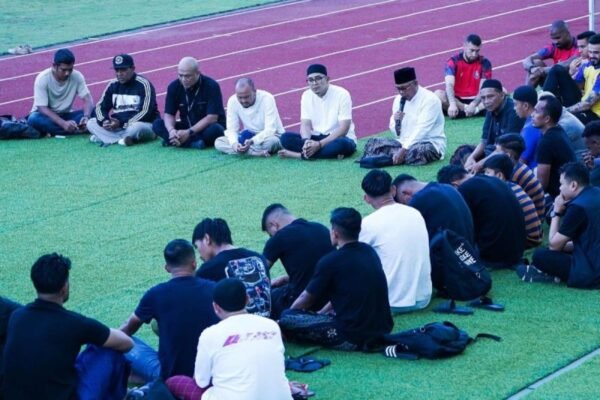 Arema FC Selenggarakan Doa Bersama untuk Mengenang ‘1.000 Hari’ Tragedi Kanjuruhan Arema FC Selenggarakan Doa Bersama untuk Mengenang '1.000 Hari' Tragedi Kanjuruhan
