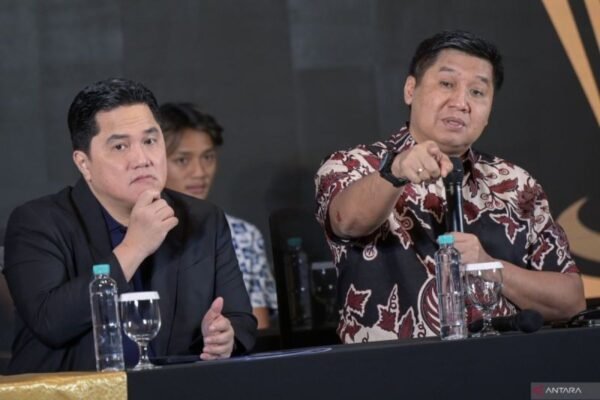 Here are some alternate title suggestions for “Daftar 30 pemain Liga Indonesia All Star di Piala Presiden 2025”:
1. “30 Pemain Liga Indonesia All Star yang Menghiasi Piala Presiden 2025”
2. “Daftar Lengkap Pemain All Star Liga Indonesia di Piala Presiden 2025”
3. “30 Bintang Liga Indonesia All Star untuk Piala Presiden 2025”
4. “Pemain Pilihan Liga Indonesia: All Star di Piala Presiden 2025”
5. “Mengenal 30 Pemain Terbaik Liga Indonesia di Piala Presiden 2025”
6. “Kehebatan 30 Pemain All Star Liga Indonesia di Piala Presiden 2025”
7. “30 Nama Terpilih: Liga Indonesia All Star di Piala Presiden 2025″
8. ” Kompetisi Tinggi: Daftar Pemain All Star Liga Indonesia di Piala Presiden 2025″
9. “Piala Presiden 2025: Daftar 30 Pemain All Star Liga Indonesia”
10. “Memperkenalkan 30 Wajah Terbaik Liga Indonesia untuk Piala Presiden 2025”
Feel free to choose any of these or mix and match elements to create your preferred title! Here are some alternate title suggestions for "Daftar 30 pemain Liga Indonesia All Star di Piala Presiden 2025":
1. "30 Pemain Liga Indonesia All Star yang Menghiasi Piala Presiden 2025"
2. "Daftar Lengkap Pemain All Star Liga Indonesia di Piala Presiden 2025"
3. "30 Bintang Liga Indonesia All Star untuk Piala Presiden 2025"
4. "Pemain Pilihan Liga Indonesia: All Star di Piala Presiden 2025"
5. "Mengenal 30 Pemain Terbaik Liga Indonesia di Piala Presiden 2025"
6. "Kehebatan 30 Pemain All Star Liga Indonesia di Piala Presiden 2025"
7. "30 Nama Terpilih: Liga Indonesia All Star di Piala Presiden 2025"
8. " Kompetisi Tinggi: Daftar Pemain All Star Liga Indonesia di Piala Presiden 2025"
9. "Piala Presiden 2025: Daftar 30 Pemain All Star Liga Indonesia"
10. "Memperkenalkan 30 Wajah Terbaik Liga Indonesia untuk Piala Presiden 2025"
Feel free to choose any of these or mix and match elements to create your preferred title!