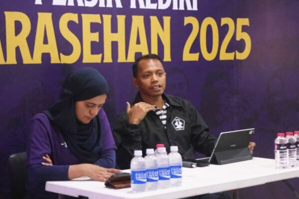 Persik Kediri Luncurkan Tiket Pertandingan dengan Harga Awal Rp35 Ribu Persik Kediri Luncurkan Tiket Pertandingan dengan Harga Awal Rp35 Ribu