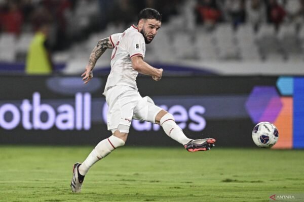 Lille Ajukan Penawaran untuk Dapatkan Calvin Verdonk Lille Ajukan Penawaran untuk Dapatkan Calvin Verdonk