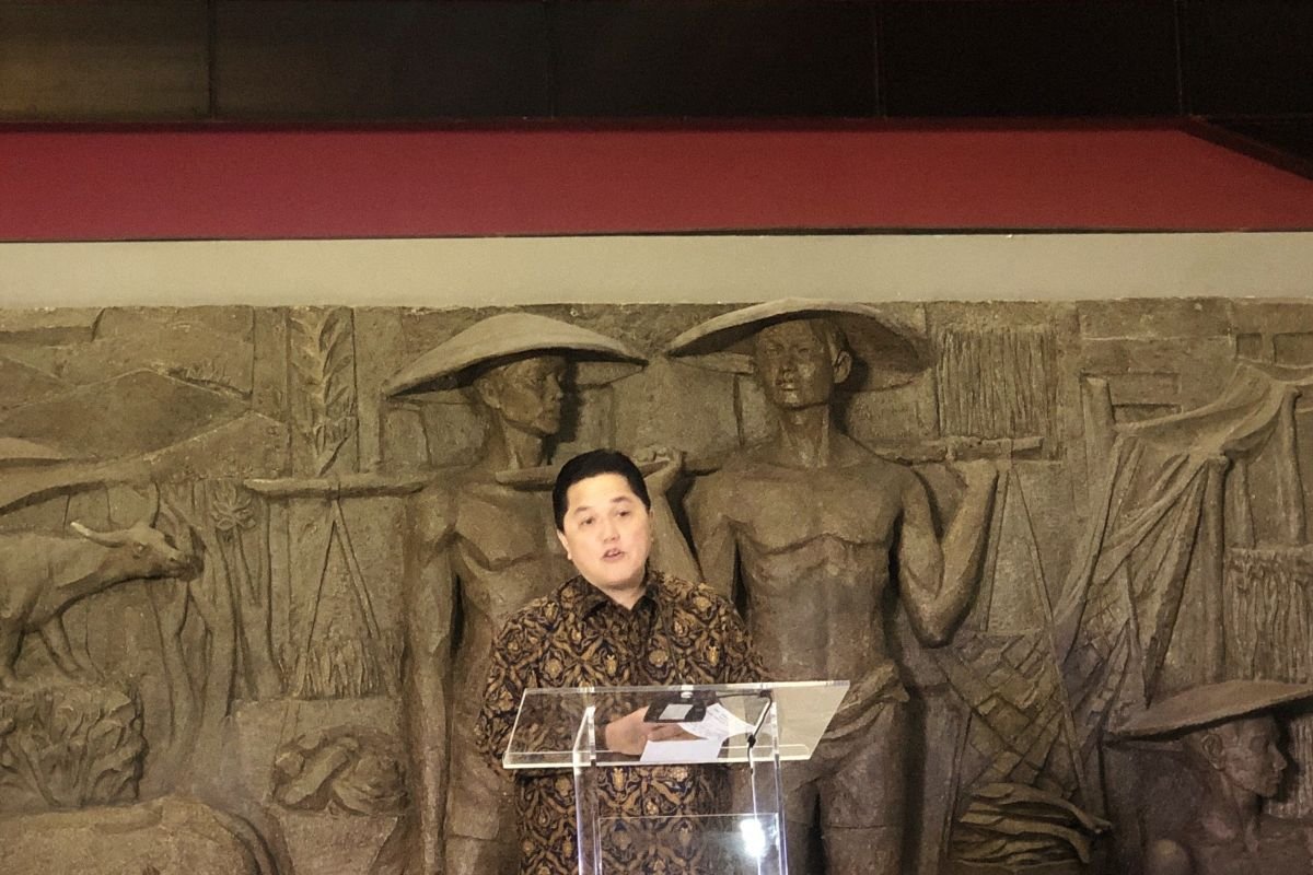 Berikut beberapa alternatif judul untuk "Erick harapkan Mauro dan Miliano sumpah WNI pekan ini":
1. "Erick Optimis Mauro dan Miliano Akan Sumpah Sebagai WNI Minggu Ini"
2. "Minggu Ini, Erick Harap Mauro dan Miliano Resmi Menjadi WNI"
3. "Erick Antisipasi Sumpah WNI untuk Mauro dan Miliano Pekan Ini"
4. "Harapan Erick: Mauro dan Miliano Sumpah WNI dalam Waktu Dekat"
5. "Mauro dan Miliano, Momen Sumpah WNI di Harapan Erick Pekan Ini"
Semoga salah satu dari alternatif ini sesuai dengan kebutuhan Anda!