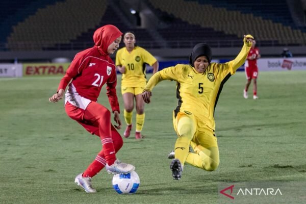 Here are some alternate titles for “Australia hentikan Indonesia pada Kejuaraan ASEAN U16”:
1. “Australia Menang atas Indonesia di Kejuaraan ASEAN U16”
2. “Indonesia Dikalahkan Australia dalam Pertandingan Kejuaraan ASEAN U16”
3. “Kejuaraan ASEAN U16: Australia mengalahkan Indonesia”
4. “Indonesia Tersingkir oleh Australia di Kejuaraan ASEAN U16”
5. “Kekalahan Indonesia dari Australia di Audisi ASEAN U16”
6. “Australia Menghentikan Langkah Indonesia di Kejuaraan ASEAN U16”
7. “Australia Buruk Hasil atas Indonesia di Kejuaraan ASEAN U16”
8. “Hasil Pertanding ASEAN U16: Indonesia vs Australia”
Feel free to use any of these titles or modify them further! Here are some alternate titles for "Australia hentikan Indonesia pada Kejuaraan ASEAN U16":
1. "Australia Menang atas Indonesia di Kejuaraan ASEAN U16"
2. "Indonesia Dikalahkan Australia dalam Pertandingan Kejuaraan ASEAN U16"
3. "Kejuaraan ASEAN U16: Australia mengalahkan Indonesia"
4. "Indonesia Tersingkir oleh Australia di Kejuaraan ASEAN U16"
5. "Kekalahan Indonesia dari Australia di Audisi ASEAN U16"
6. "Australia Menghentikan Langkah Indonesia di Kejuaraan ASEAN U16"
7. "Australia Buruk Hasil atas Indonesia di Kejuaraan ASEAN U16"
8. "Hasil Pertanding ASEAN U16: Indonesia vs Australia"
Feel free to use any of these titles or modify them further!